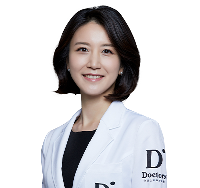 李英彩